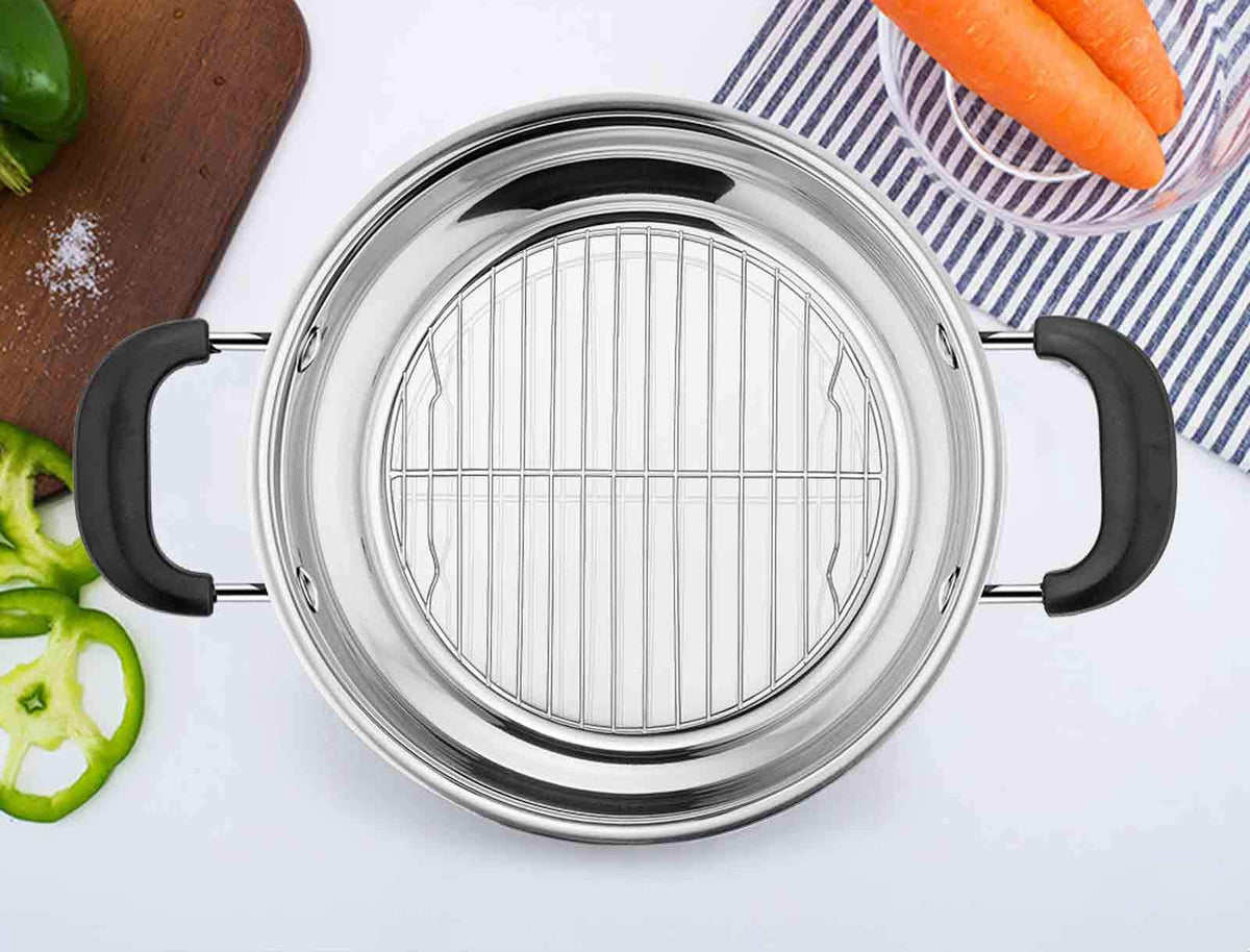 TeamFar round cooling rack in kitchen setup demonstrates versatile use with cookware.