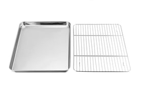 TeamFar stainless steel baking pan demonstrates durable, toxin-free surface.