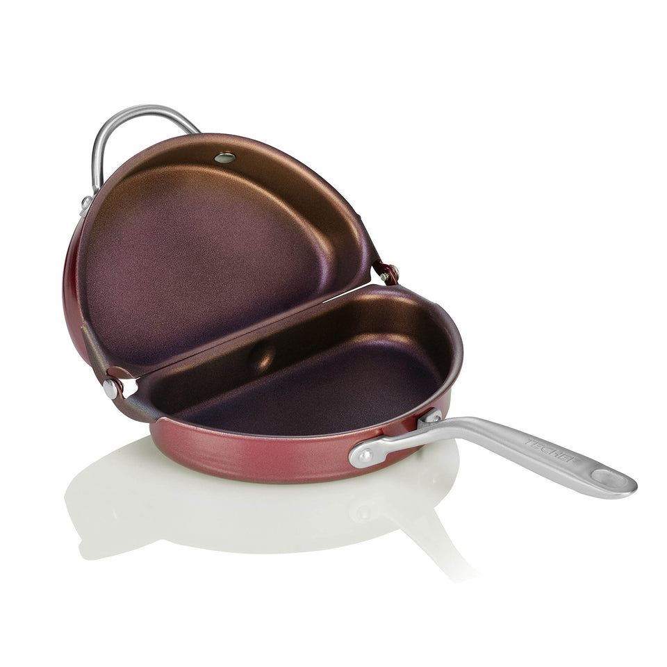TECHEF folding egg pan folded for compact storage and quick meals.
