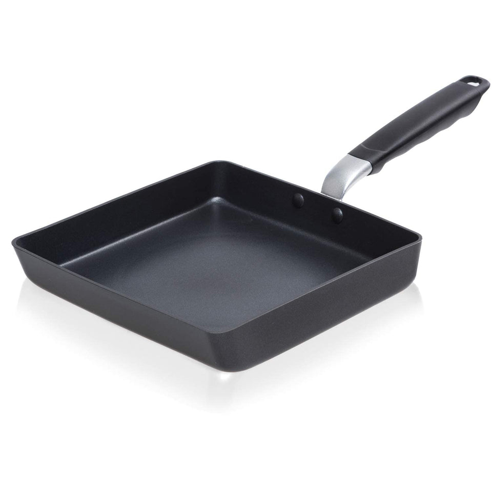 TECHEF Tamagoyaki pan large rectangle front view highlighting even heat distribution for omelettes
