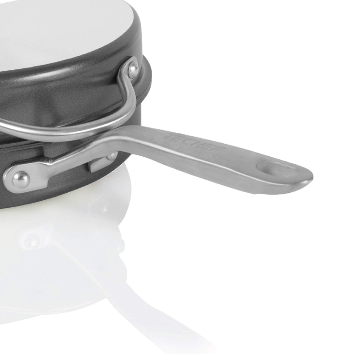 TECHEF two-surface foldable pan expands cooking possibilities