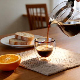 TEPLONEST secure packaging protects glass mugs during shipping.