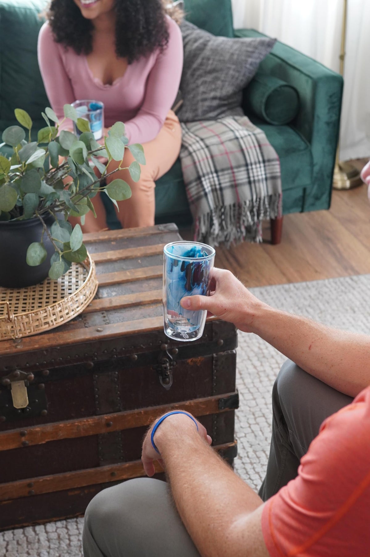 Tervis Kelly Ventura 16oz fits most cup holders for convenient travel.
