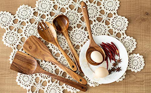 TEZZ wooden utensil set in action on nonstick skillet.