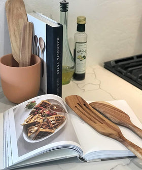 TEZZ Spurtle Set safe for nonstick pans and high-heat cooking.