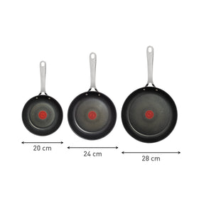 Stovetop-to-oven versatility supports a full cooking journey.