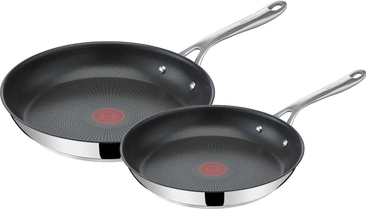 Jamie Oliver by T-Fal 9.5-inch nonstick pan for flawless omelets and gentle heat.