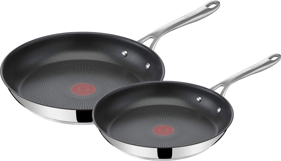 Jamie Oliver by T-Fal 9.5-inch nonstick pan for flawless omelets and gentle heat.