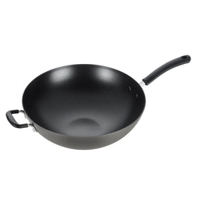 T-Fal Ultimate 14-inch wok top view shows even heat distribution.