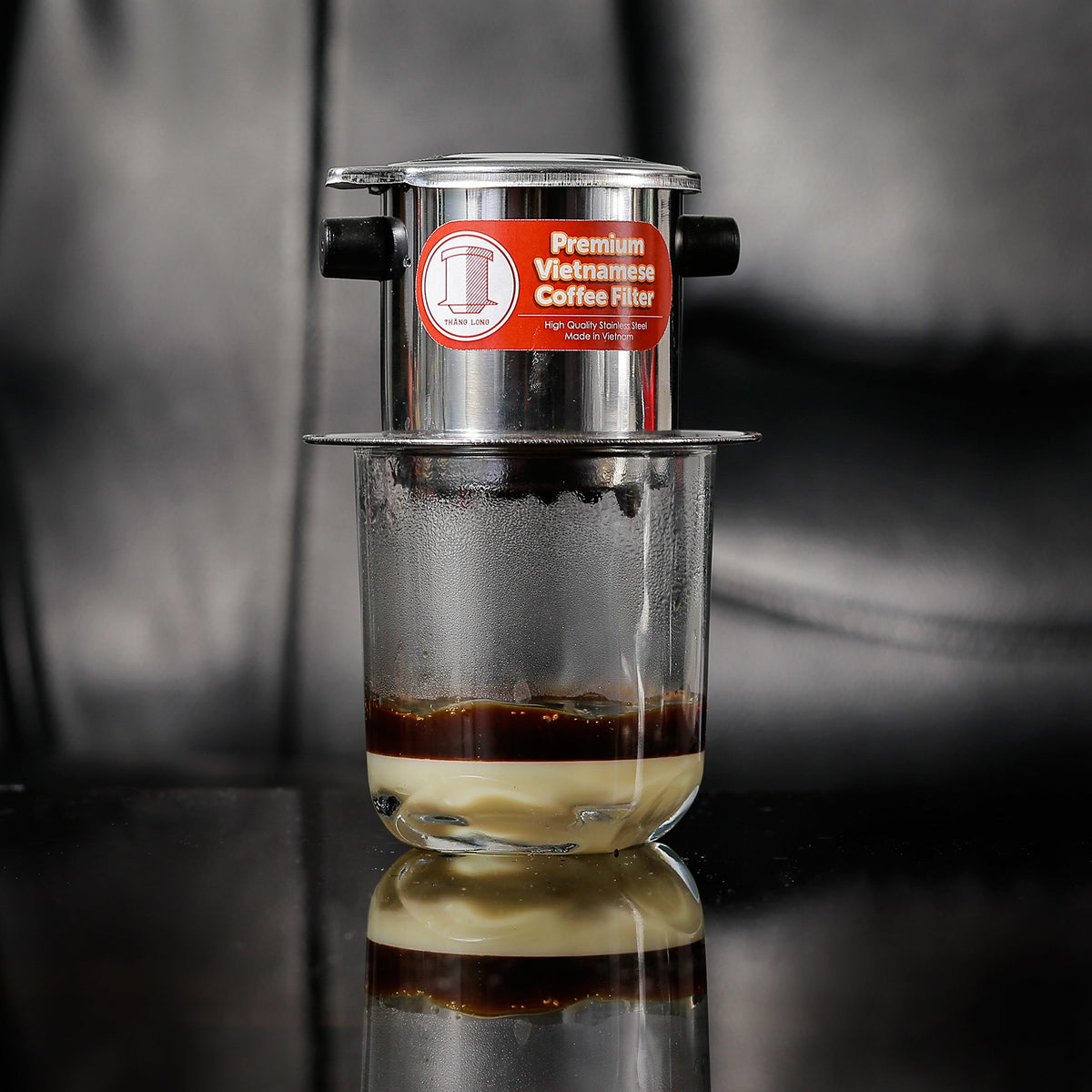 Gravity insert design demonstrated for easier extraction and pouring