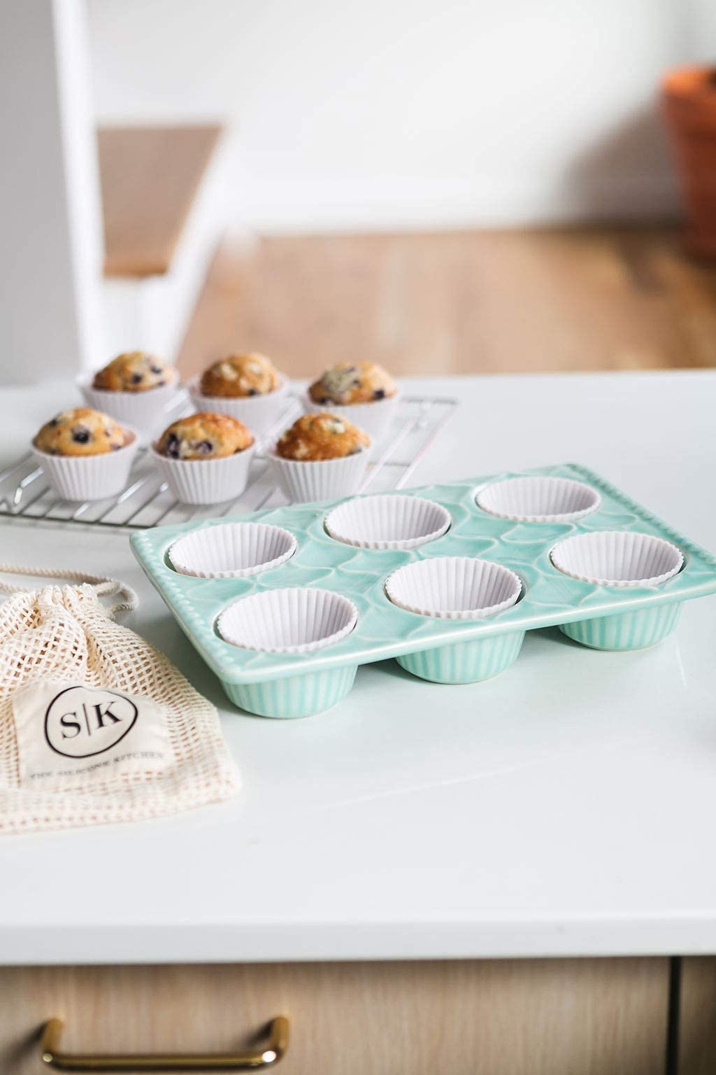 The Silicone Kitchen odor-resistant design helping keep aromas fresh between uses.