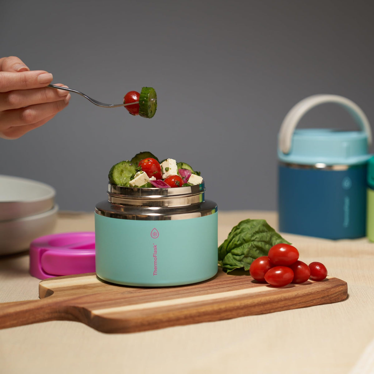 ThermoFlask food jar dishwasher-safe design simplifies cleaning.