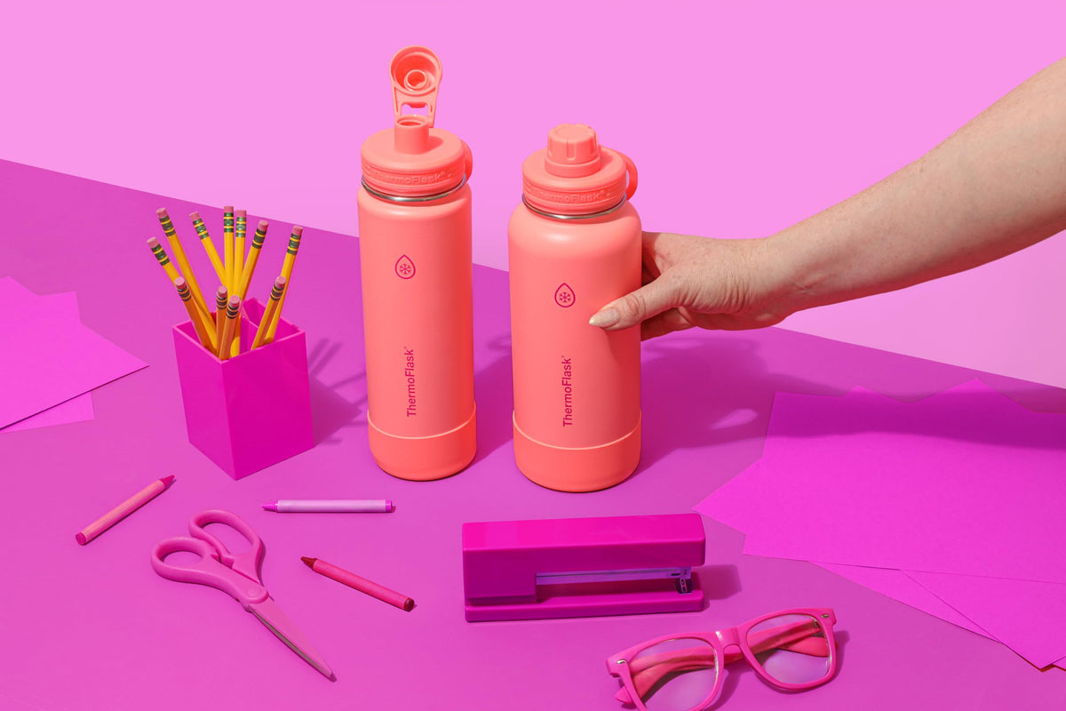 Leak-proof lid secures the bottle for bags, backpacks, and travel.