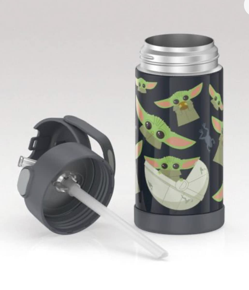 THERMOS FUNTAINER carry handle with soft-touch grip for easy carrying.