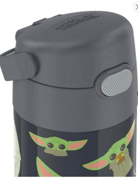 THERMOS FUNTAINER kid-friendly lid eases opening for small hands.