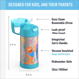 THERMOS FUNTAINER straw with hygienic cover shows easy cleaning during activities.