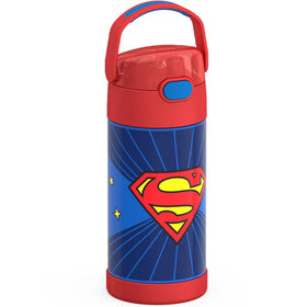 THERMOS FUNtainer straw close-up shows removable hygienic cover for easy cleaning