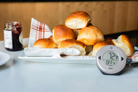 ThermoWorks DOT high-contrast display aids quick reads in any lighting.