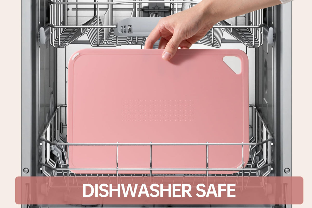 Thetchry cutting board double-sided with non-slip feet on both sides.