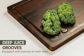 thetchry knife-friendly surface protects blades during quick chopping tasks
