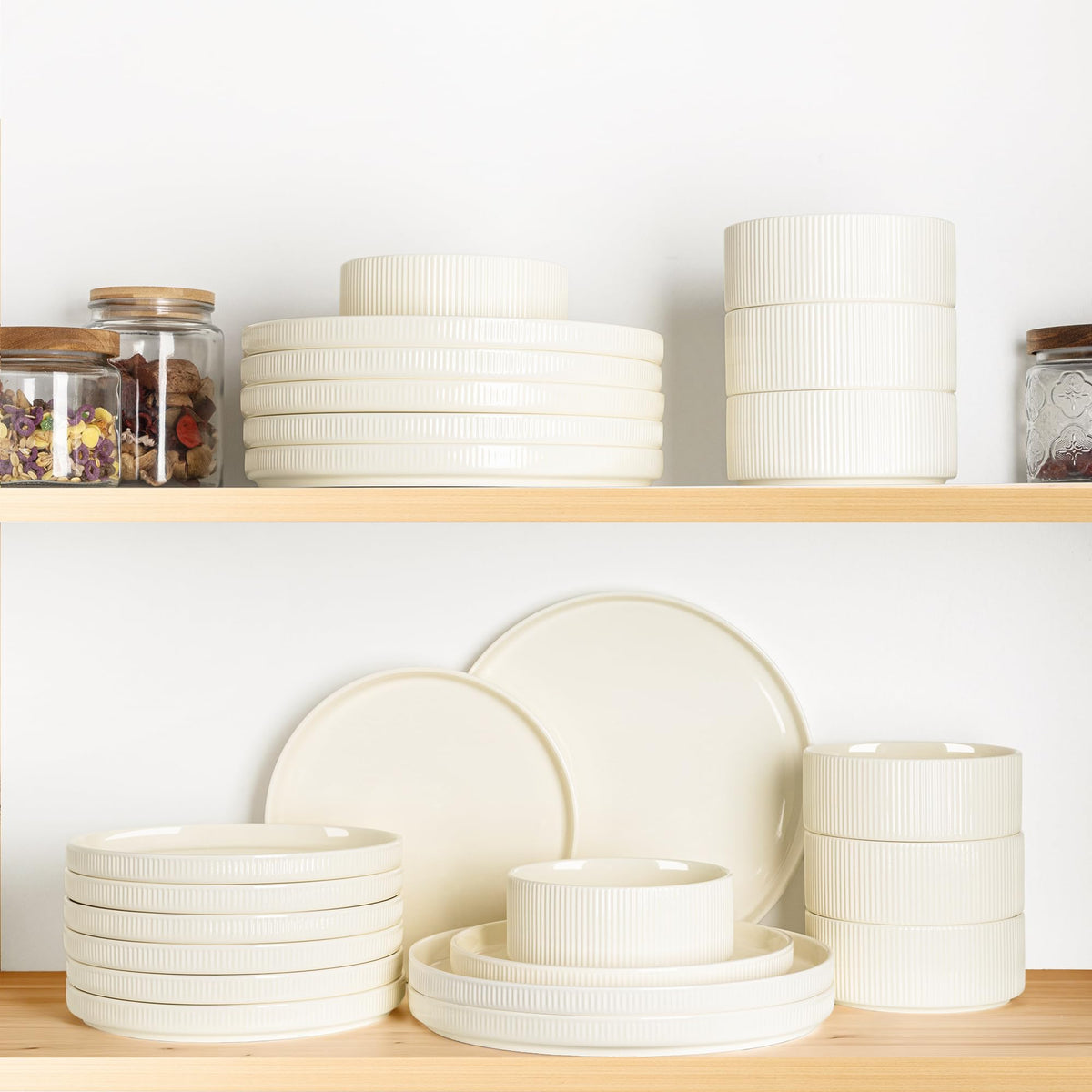 TheTerra beige oven-microwave-safe dishware, convenient for reheating and serving.