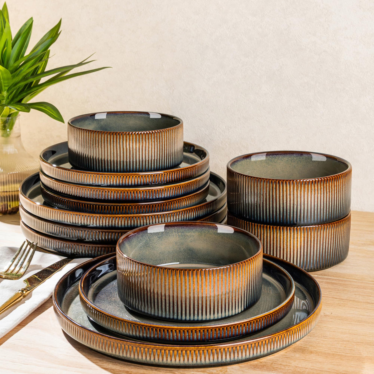 TheTerra ceramic dinner plate in coca mocha for everyday meals; durable and stackable.