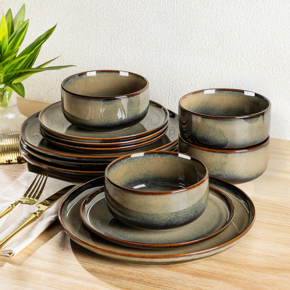 TheTerra ceramic dinner plate in double reactive glaze for a unique, durable dining surface.