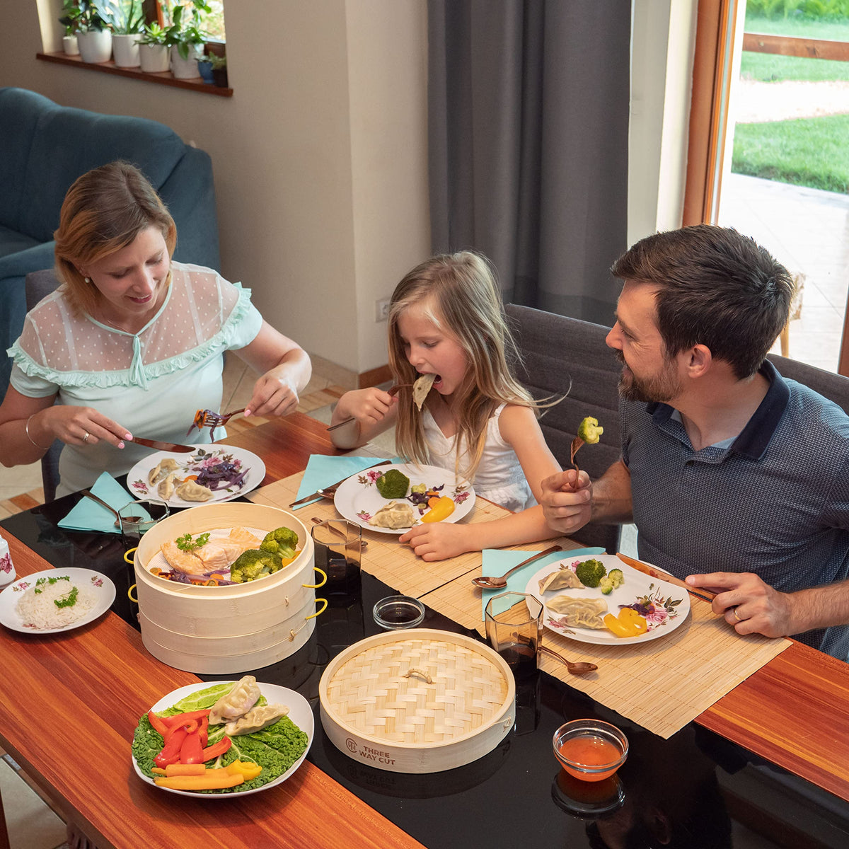 No electricity needed for healthy steam cooking at home.