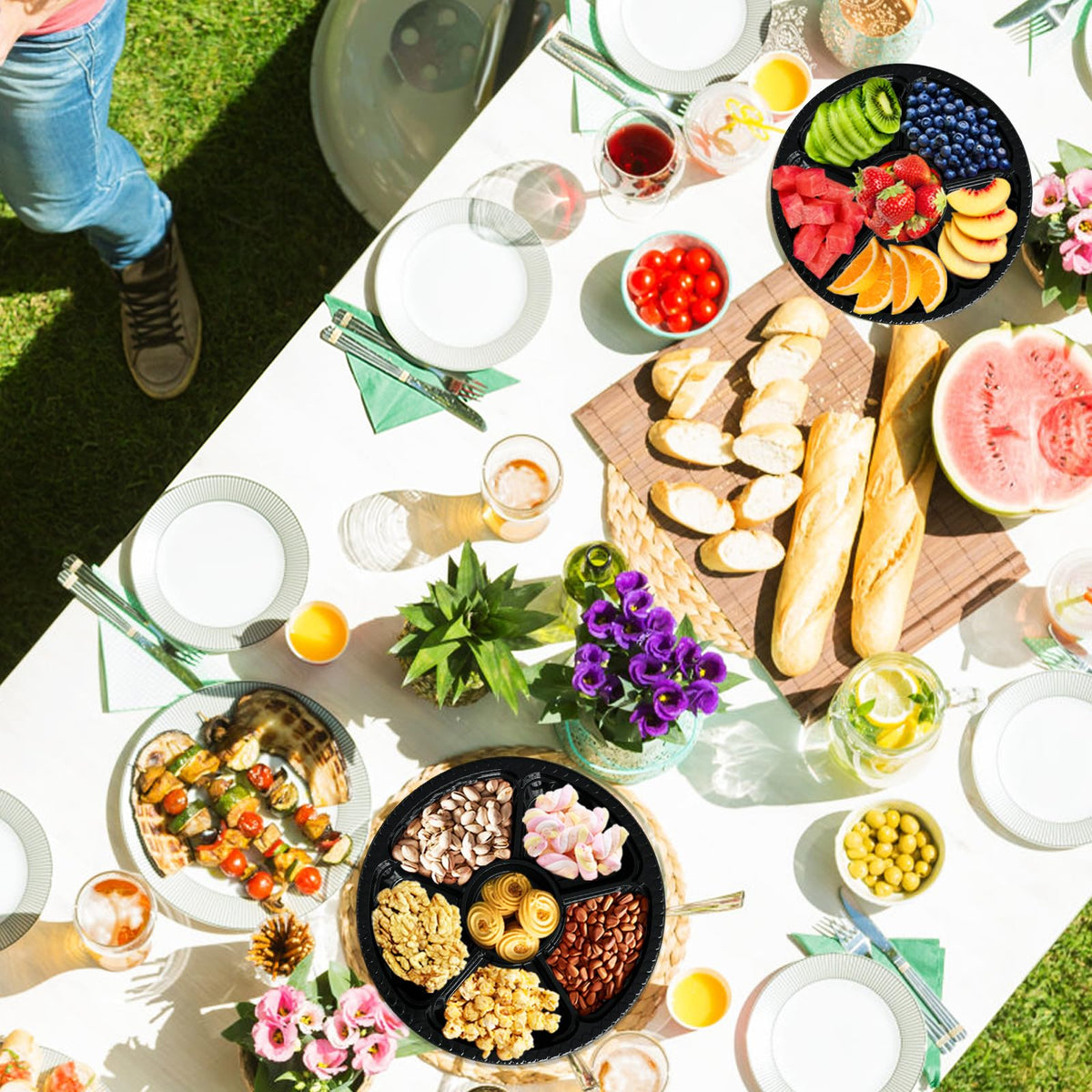 Tiaiidi versatile tray for parties, picnics, and buffets.