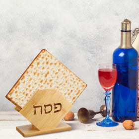 Tiangrid bamboo matzah holder with engraved design adds subtle holiday charm