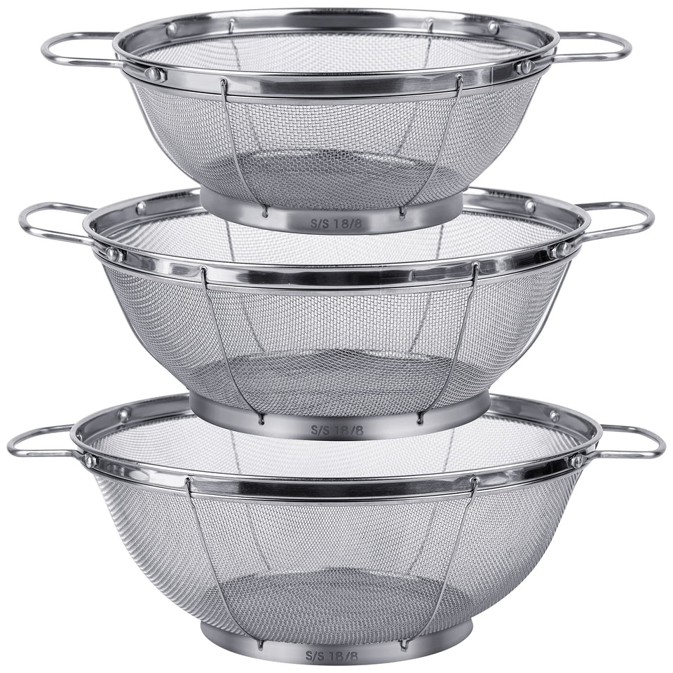 Tiawudi 5-quart colander with sturdy handles for easy pasta draining.