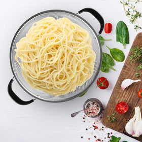 Tiawudi colander base design provides stability during use.