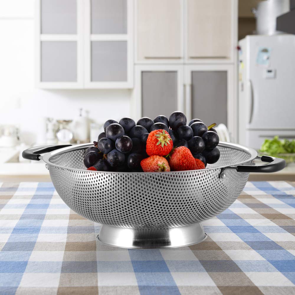 Tiawudi colander ideal for pasta, vegetables, and fruits rinsing.