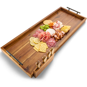 Tidita Acacia 30-inch board with handles, close-up of rich wood grain for elegant gatherings.