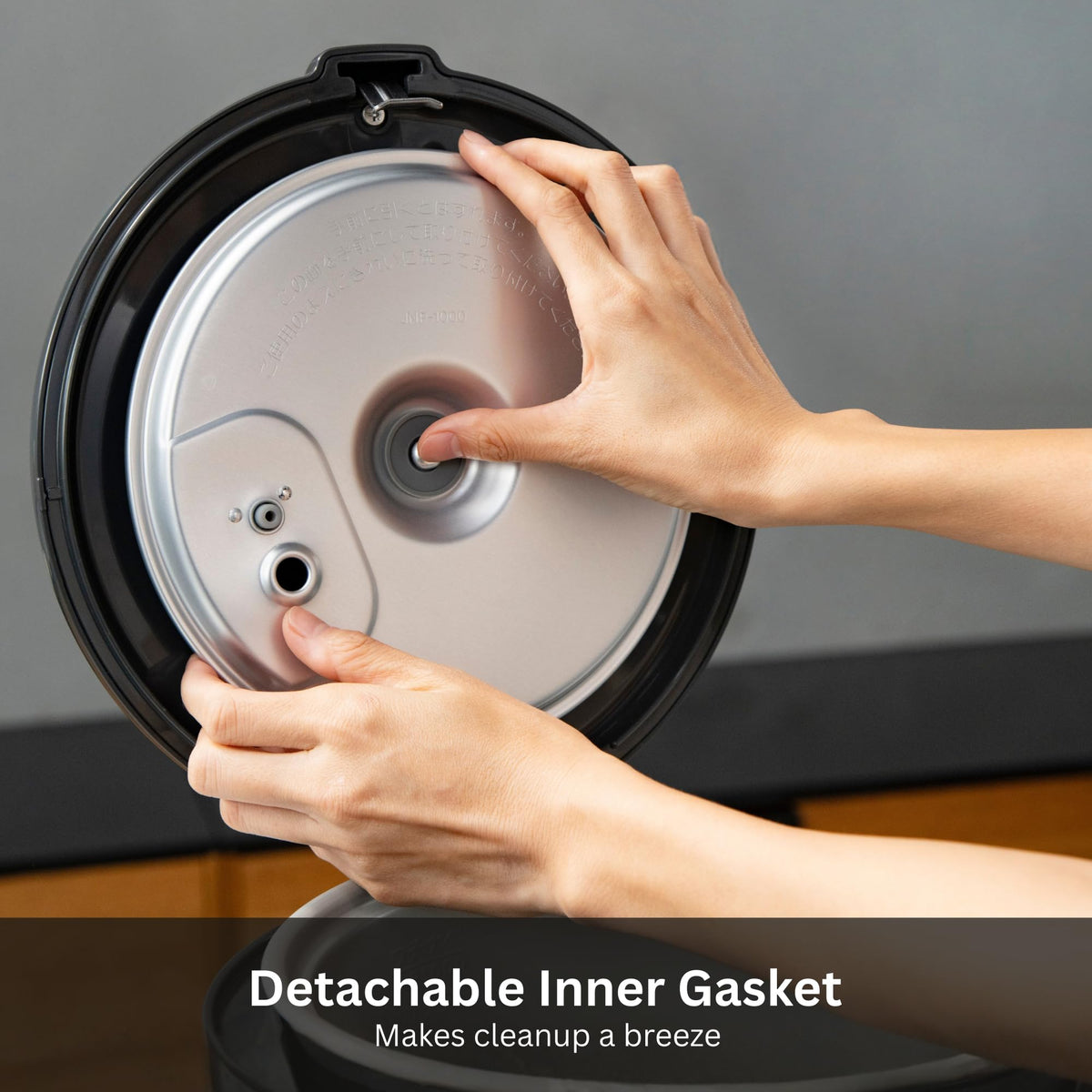 Tiger JNP-S18U-KY keep-warm display indicates extended heat retention after cooking.