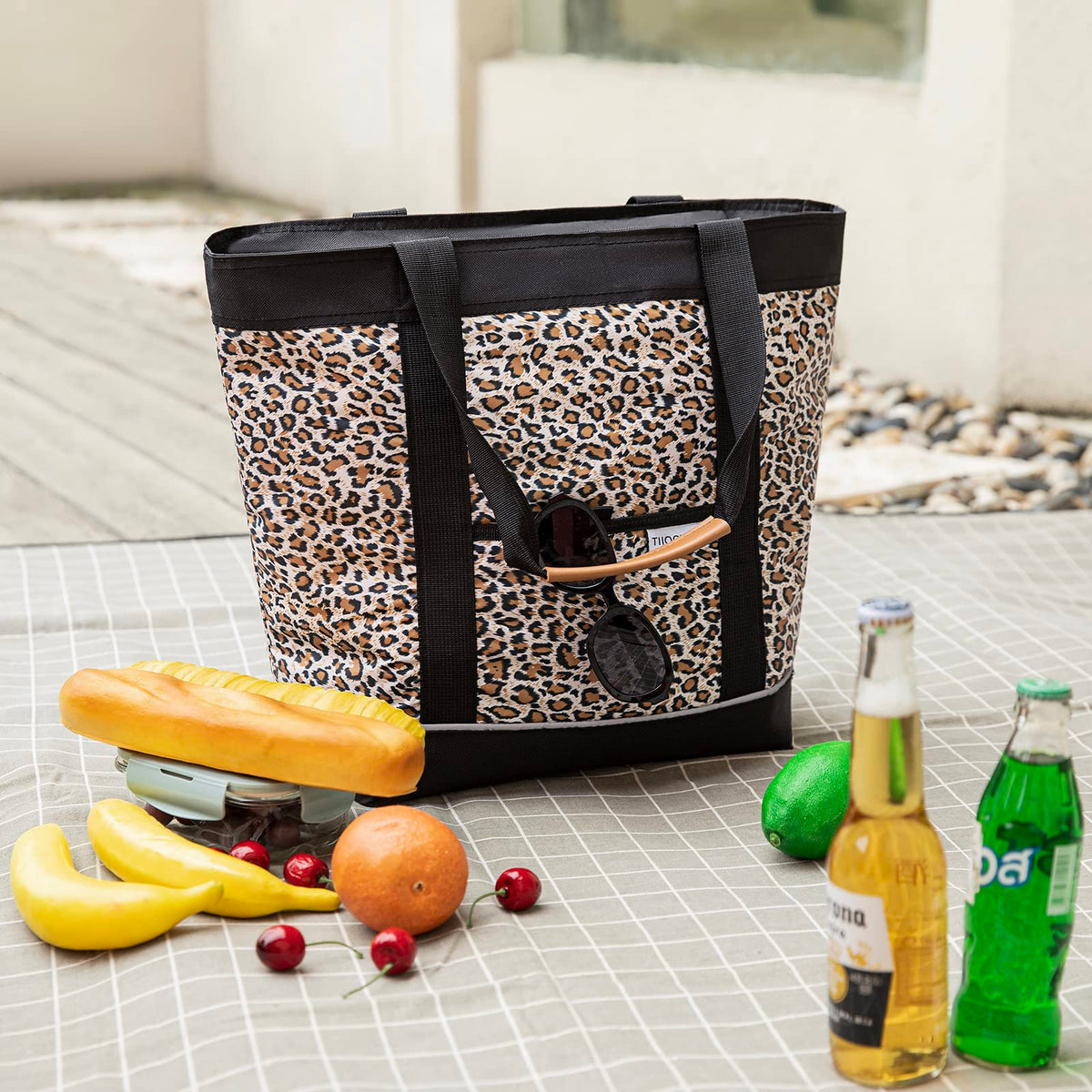 TIIOCTI Cooler Tote insulated aluminum-foil lining keeps items steadily cool