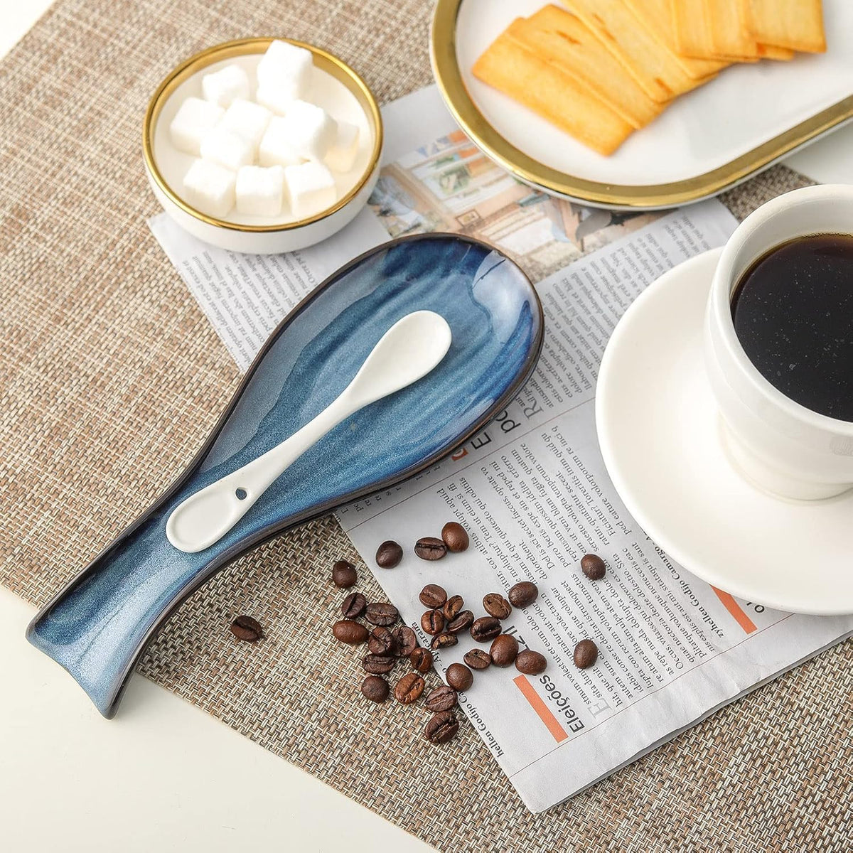 Ideal for ladles and spatulas, keeping your workspace clean