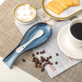 Ideal for ladles and spatulas, keeping your workspace clean