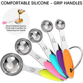 TILUCK cups and spoons feature engraved size marks for easy reading while cooking.