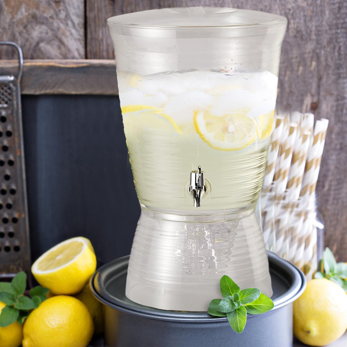 Versatile Tioncy dispenser handles juice, iced tea, and room-temperature drinks at events.