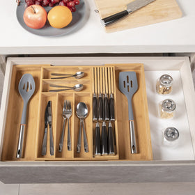 Natural bamboo material adds elegance to kitchens while remaining durable over time.