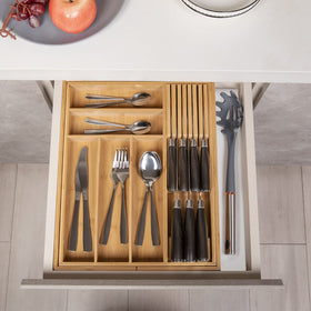 Removable knife block offers flexible cleaning and maintenance for busy kitchens.