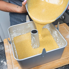 TiParthenos parchment sheets reduce leakage at the bottom of the pan