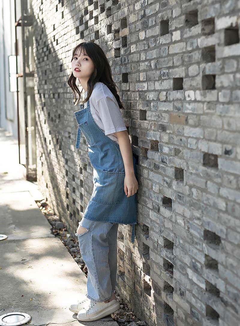 Tobyan Cotton Denim Apron Soft pocket detail with pen and small items