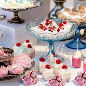 TOFLEN clear appetizer cups perfect for party hors d'oeuvres and small treats.