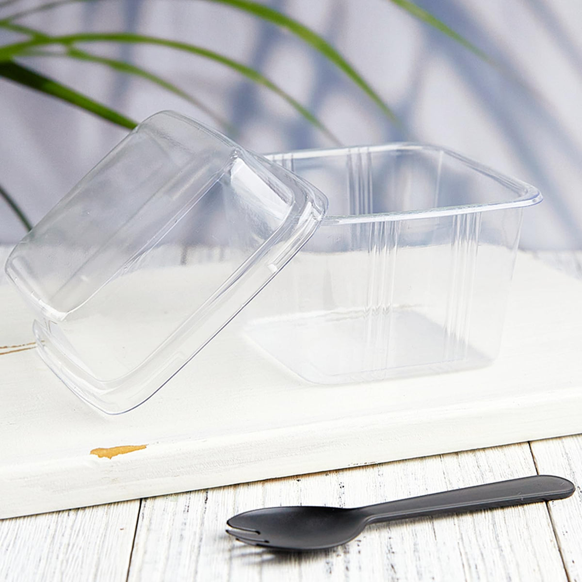 TOFLEN stackable dessert cups simplify transport and display
