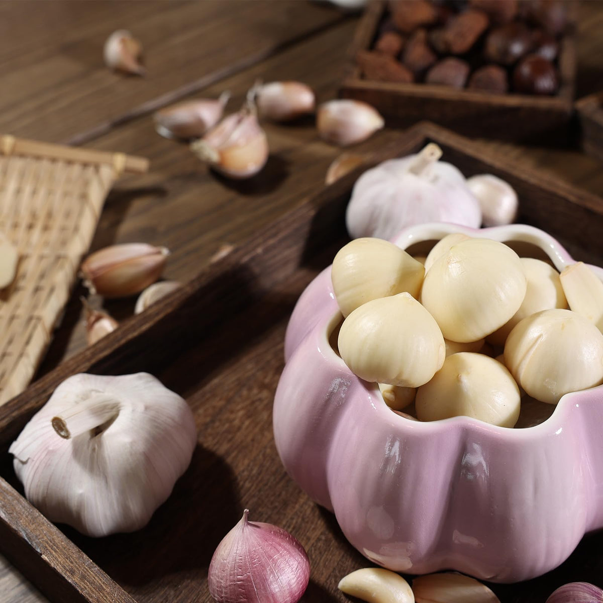 TOIVO ceramic garlic storage preserves aromas in your kitchen