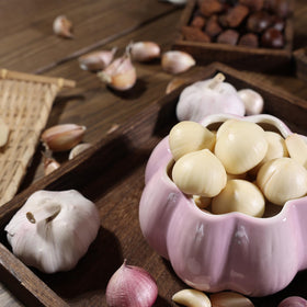 TOIVO ceramic garlic storage preserves aromas in your kitchen