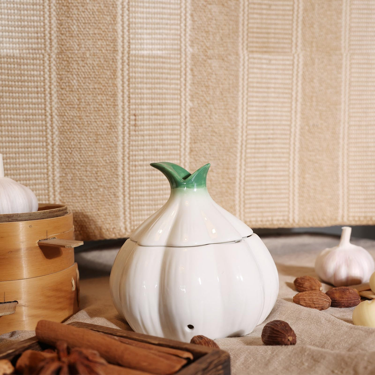 TOIVO ventilated garlic holder promotes airflow to stay dry.