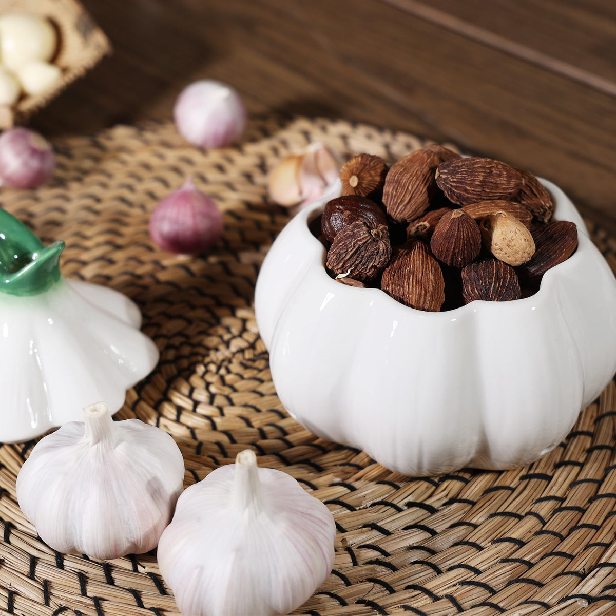 TOIVO gift-ready garlic storage for cooks and garlic lovers.